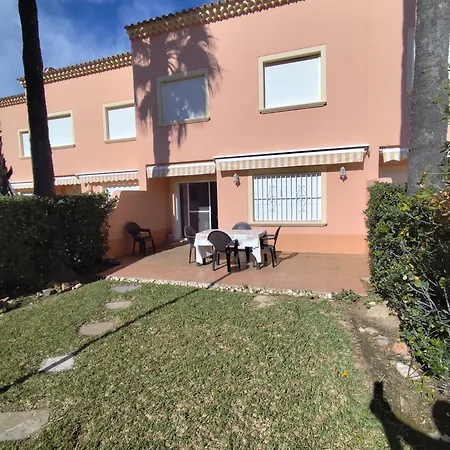 Adosado Con Piscina Marinas Appartamento